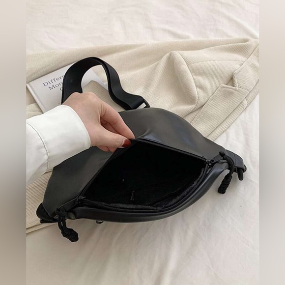 New Crossbody Bag, Fanny Pack - Picture 6 of 7